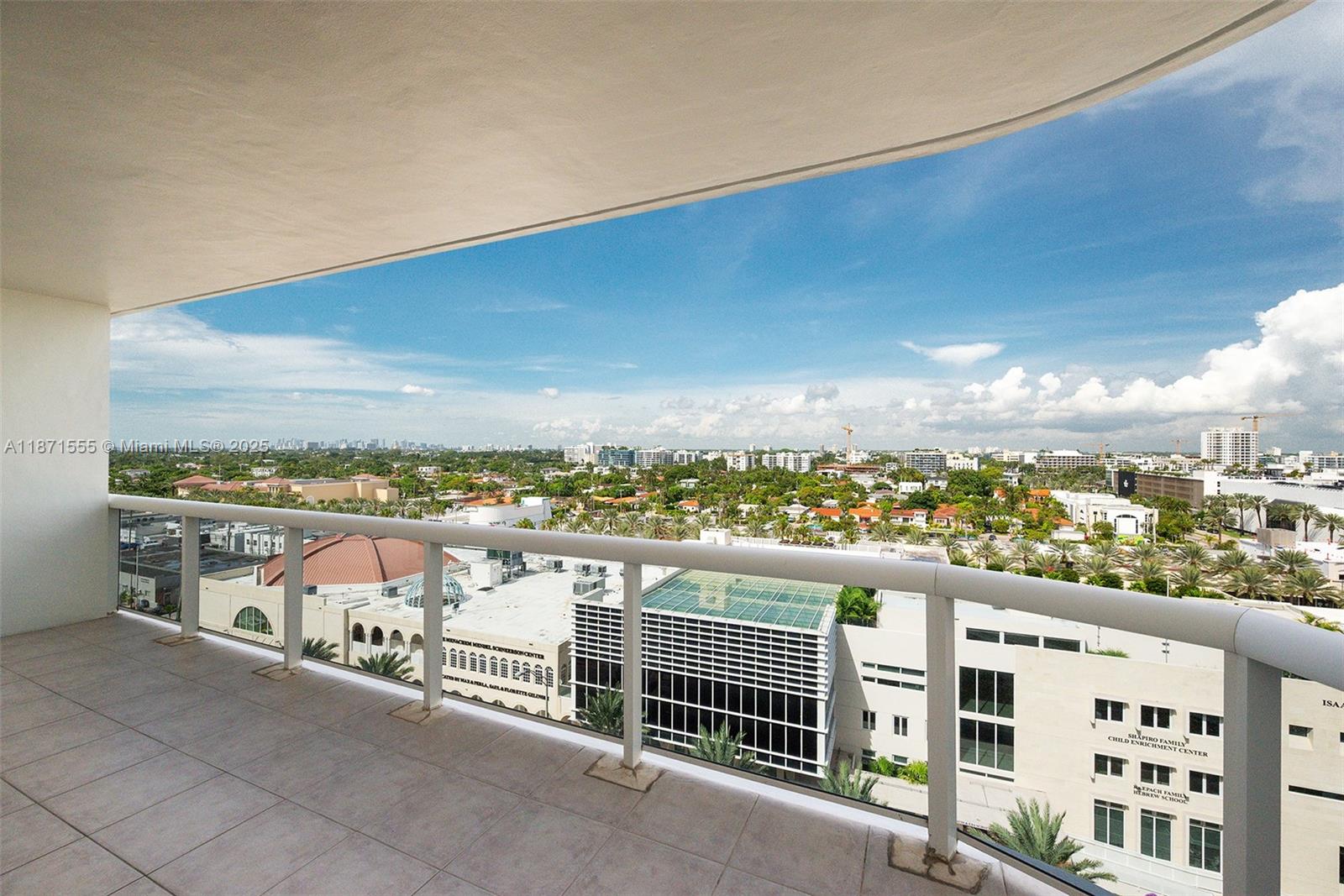 SOLIMAR CONDO - Residential