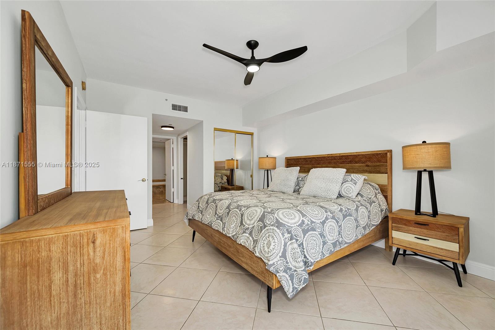 SOLIMAR CONDO - Residential