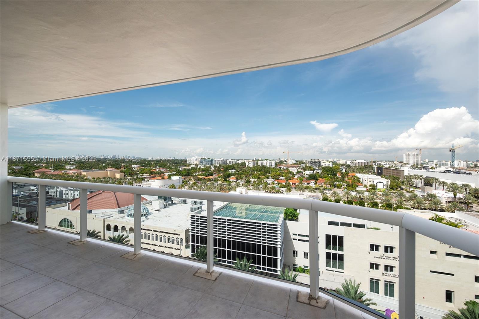 SOLIMAR CONDO - Residential