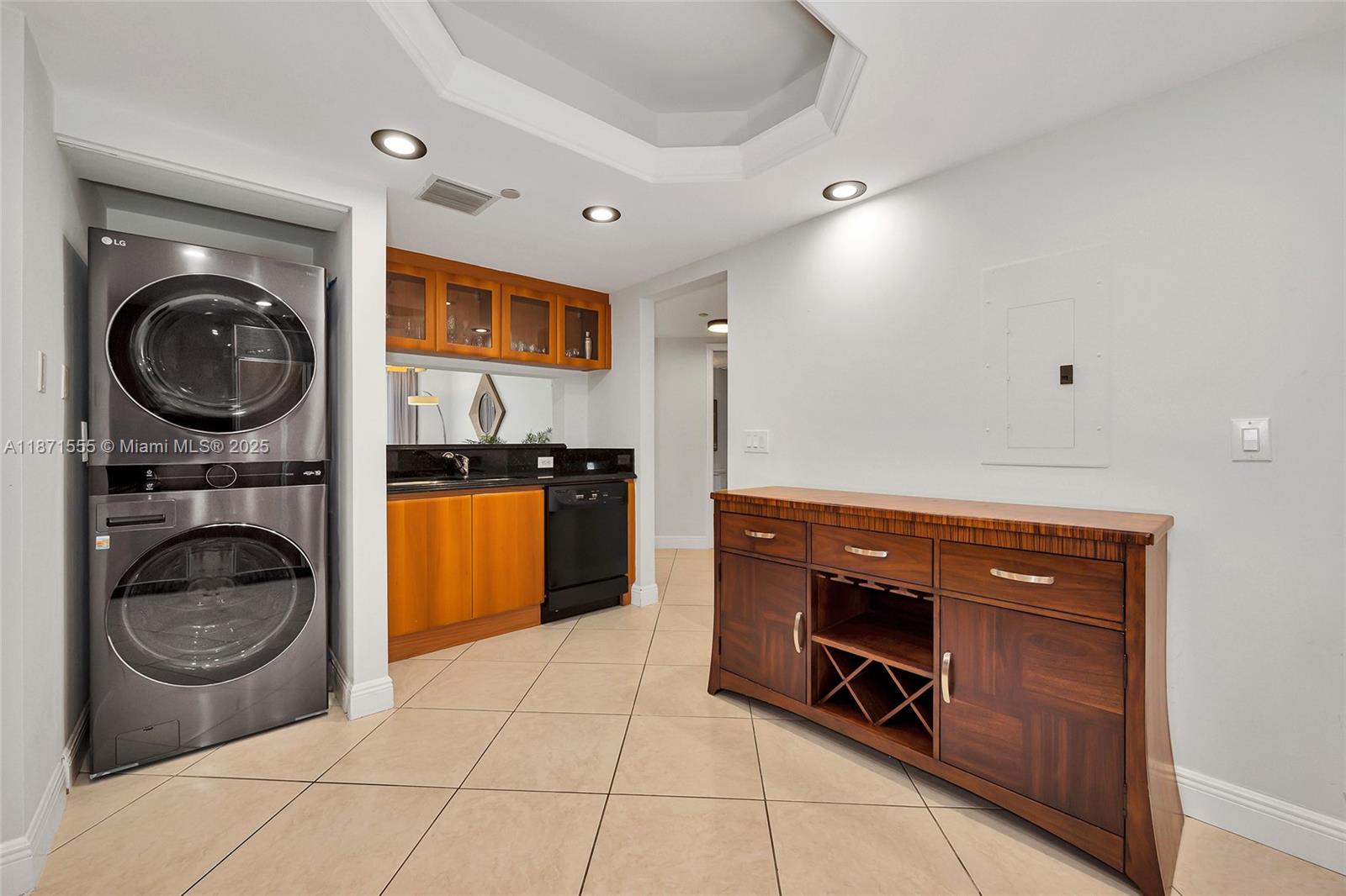 SOLIMAR CONDO - Residential