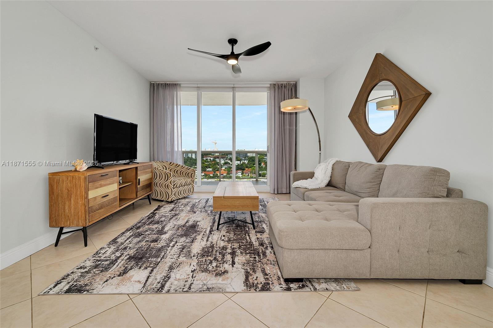 SOLIMAR CONDO - Residential