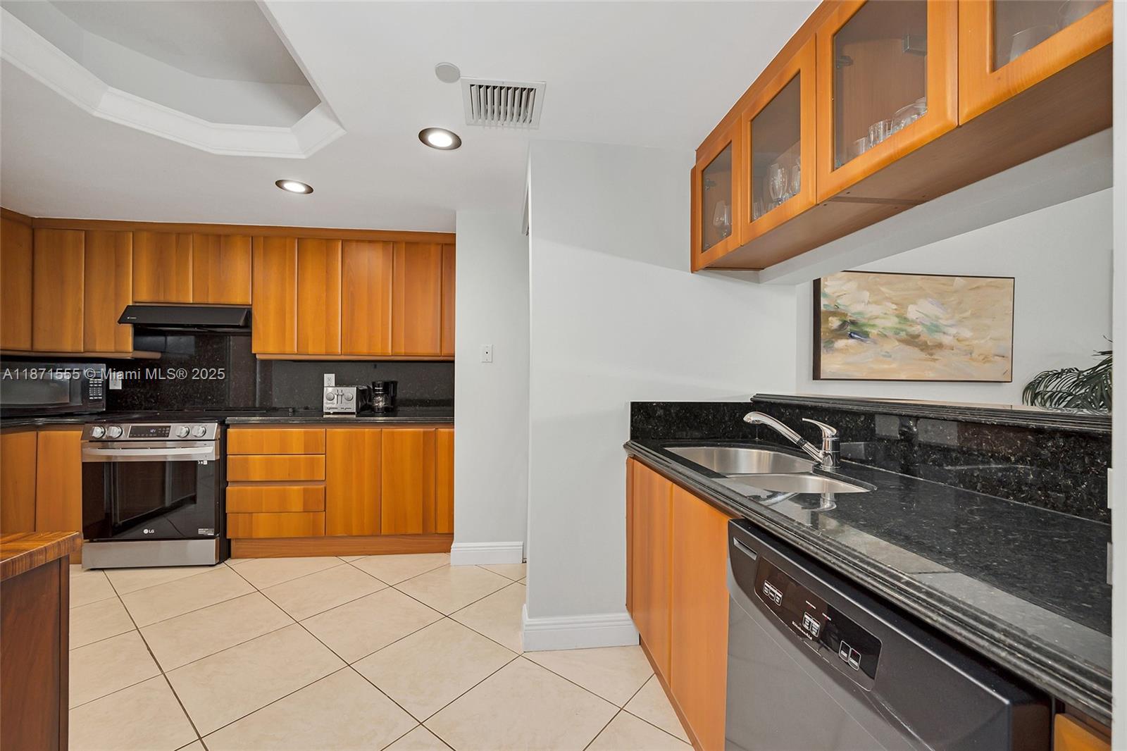 SOLIMAR CONDO - Residential