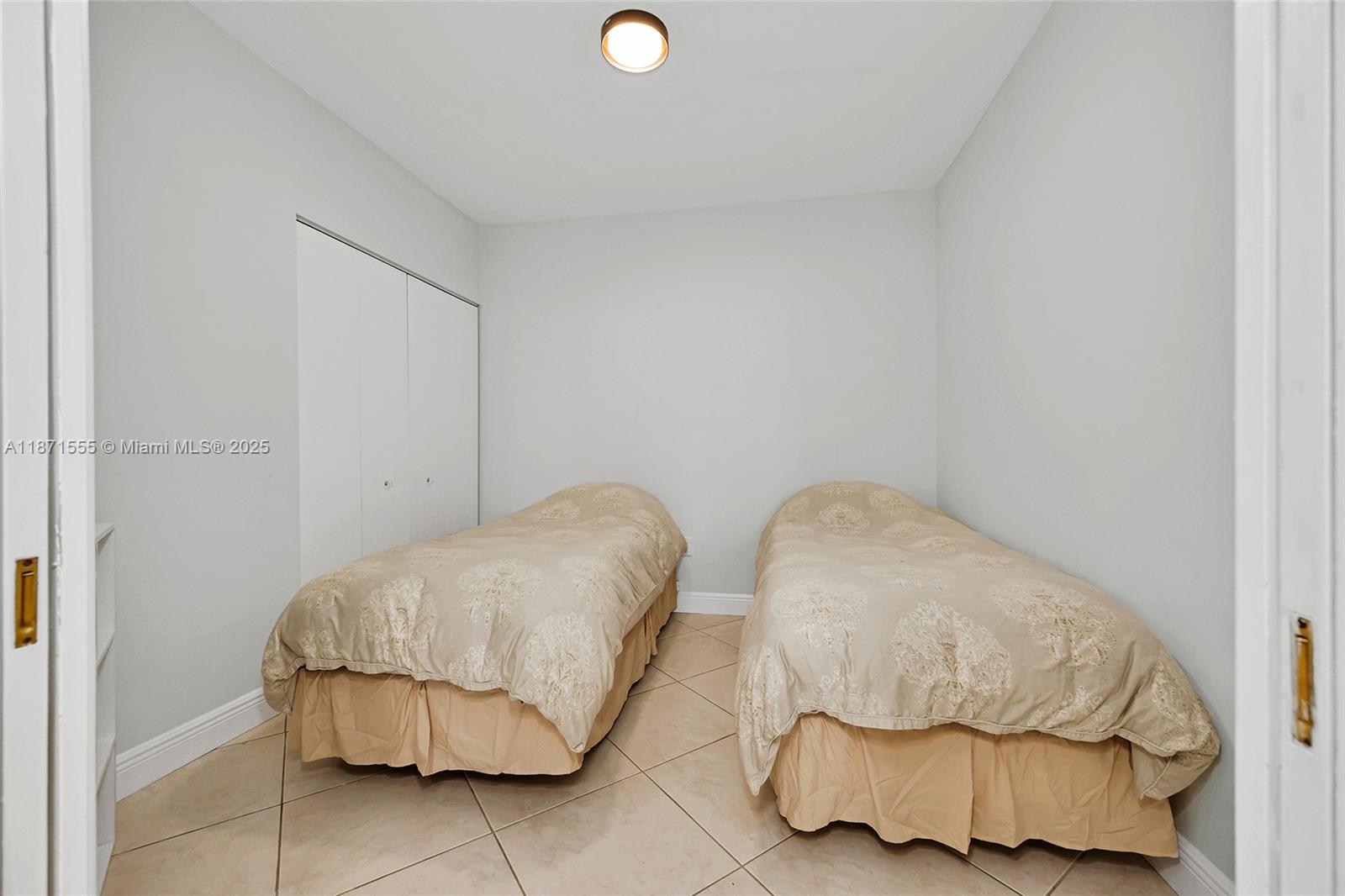 SOLIMAR CONDO - Residential