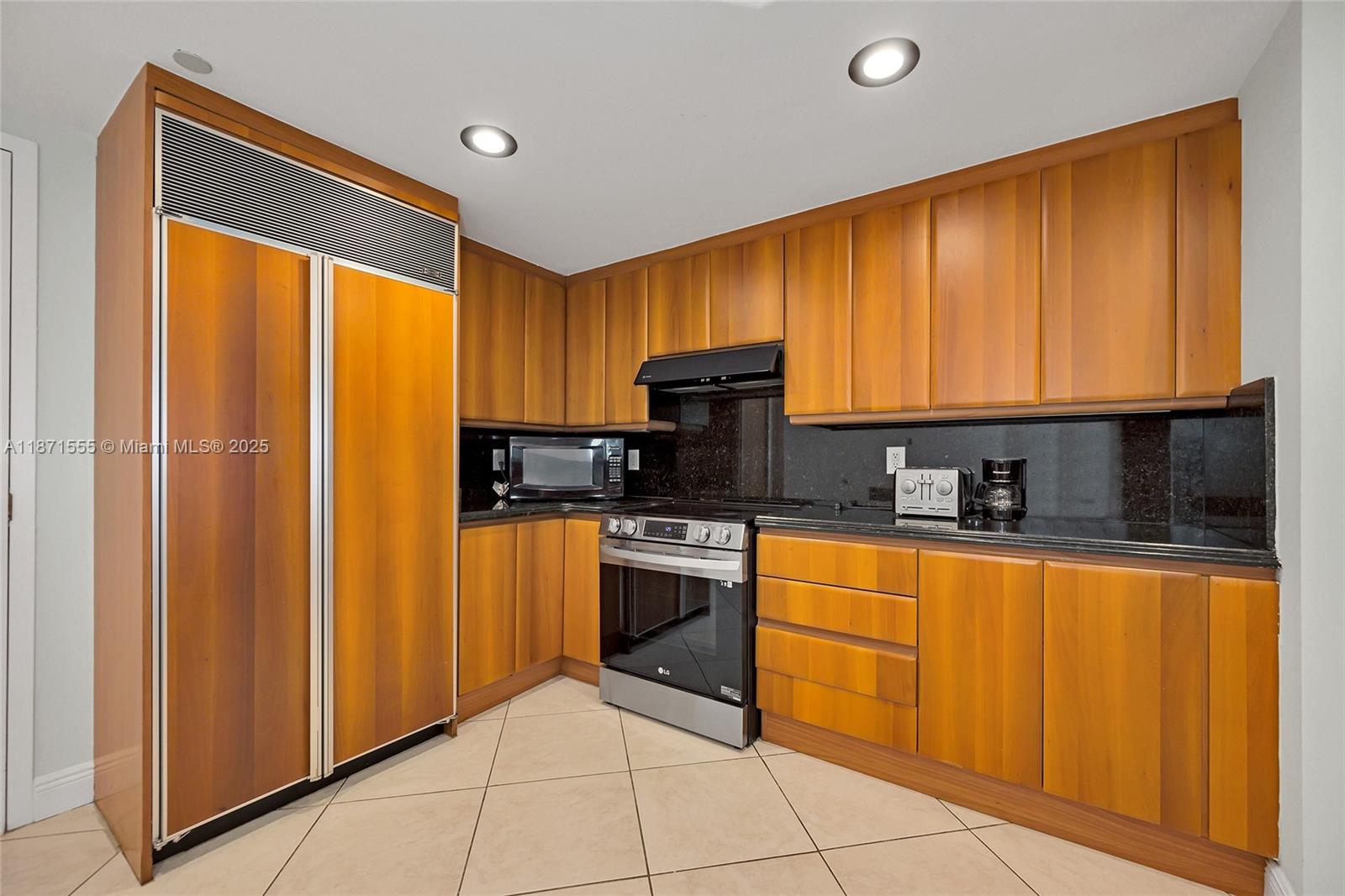 SOLIMAR CONDO - Residential