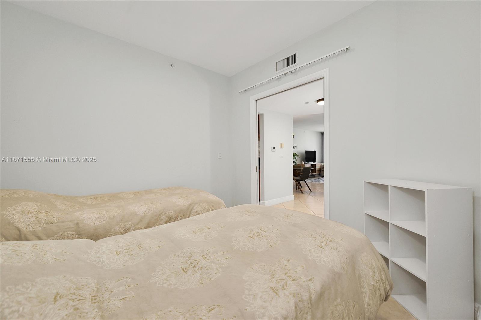 SOLIMAR CONDO - Residential