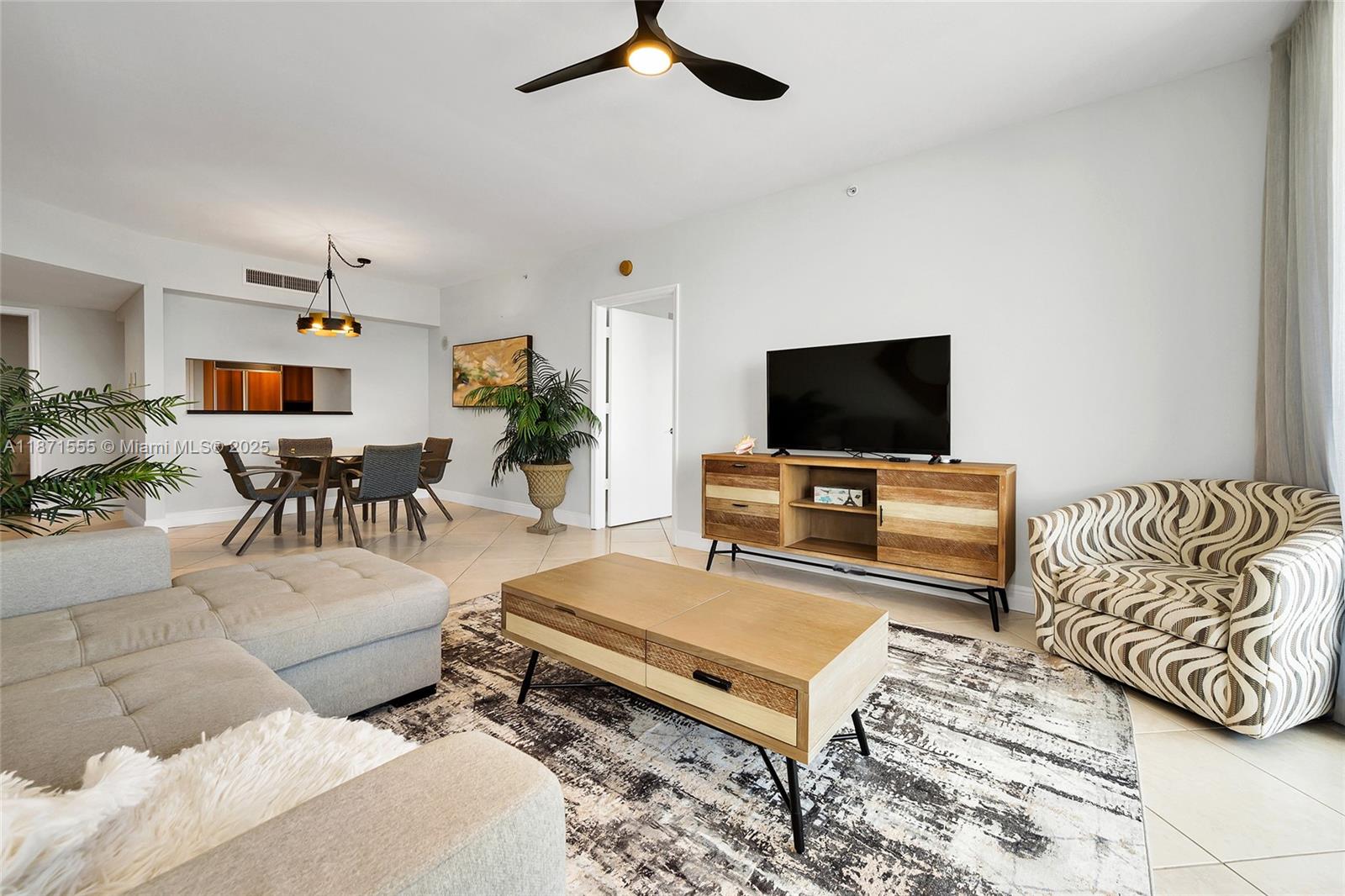 SOLIMAR CONDO - Residential