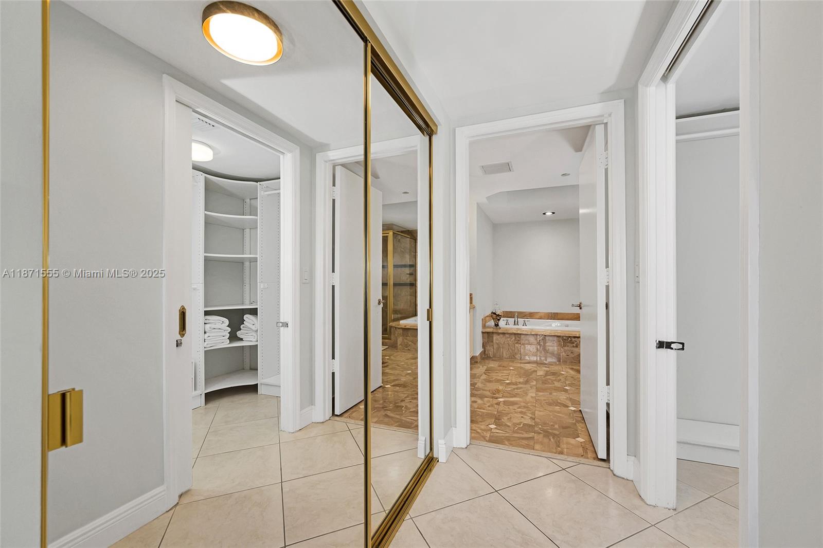 SOLIMAR CONDO - Residential