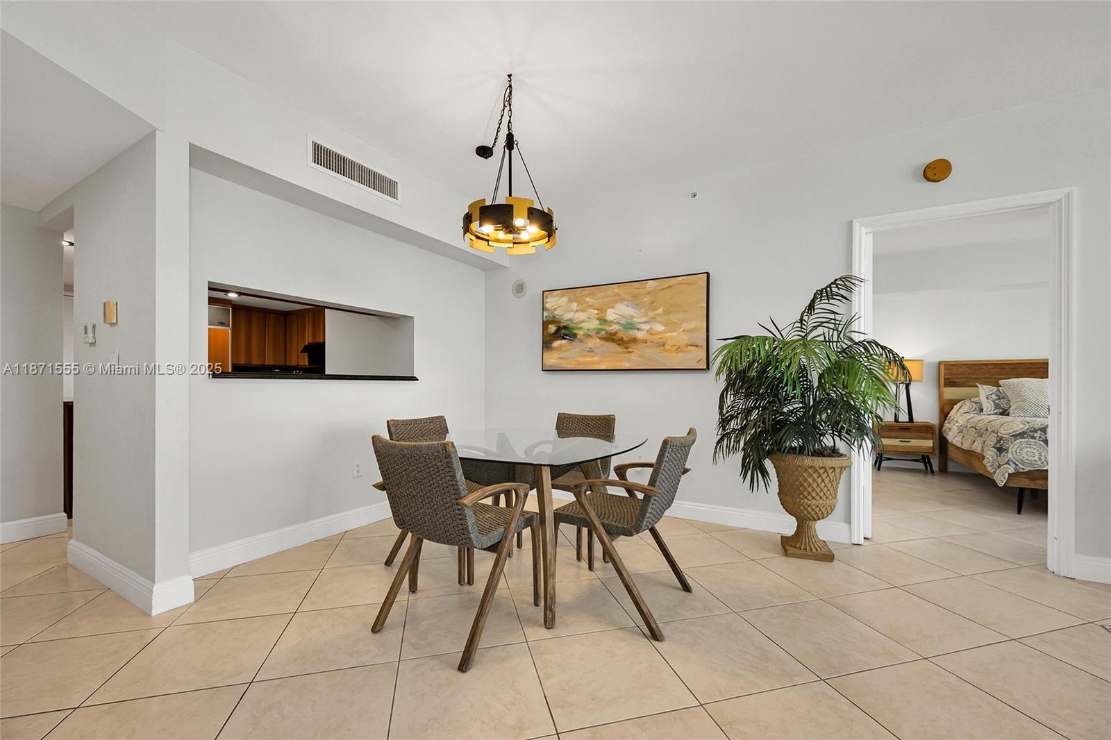 SOLIMAR CONDO - Residential