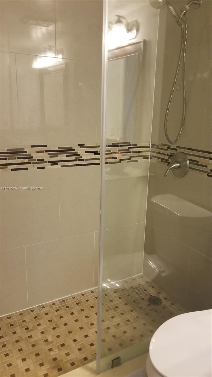 KENLAND WALK CONDO II - Residential Lease