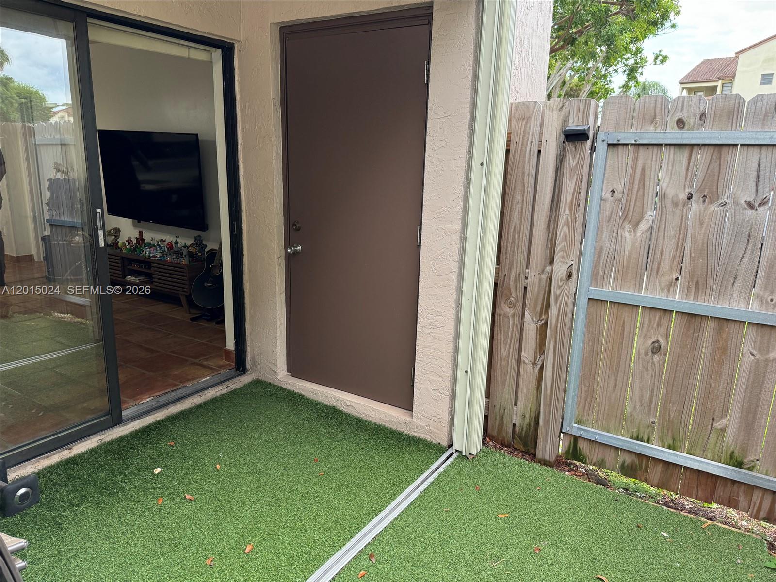 KENLAND WALK CONDO II - Residential Lease