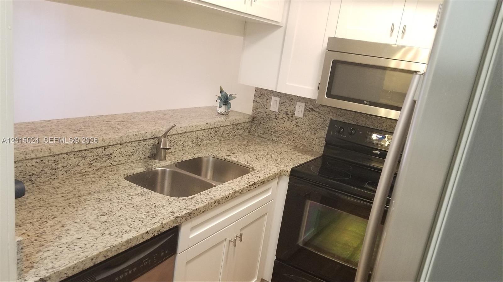 KENLAND WALK CONDO II - Residential Lease