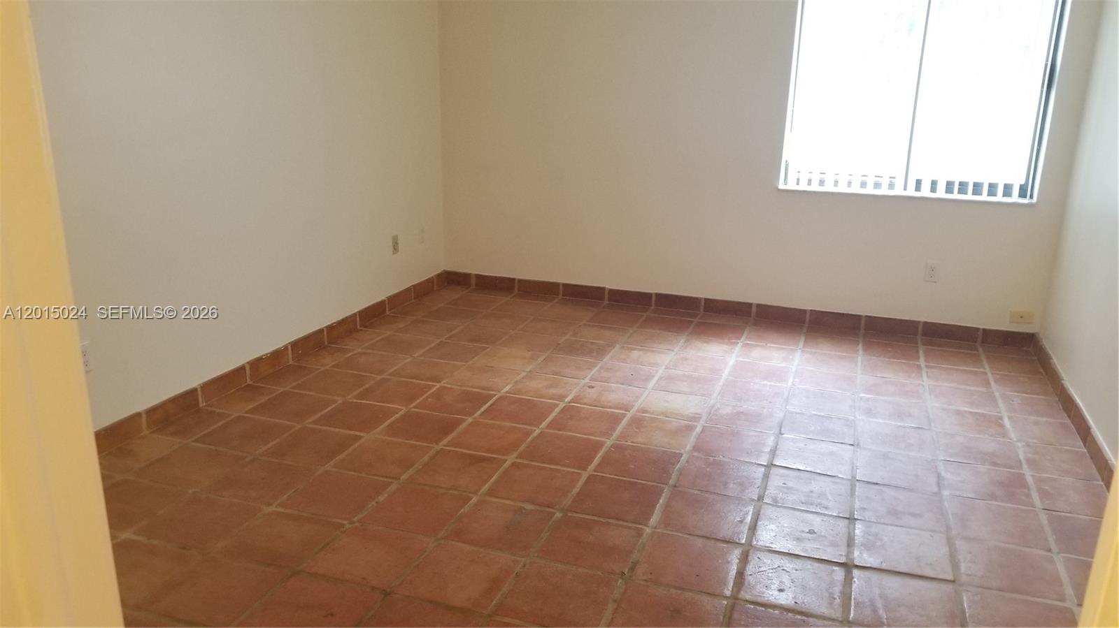 KENLAND WALK CONDO II - Residential Lease