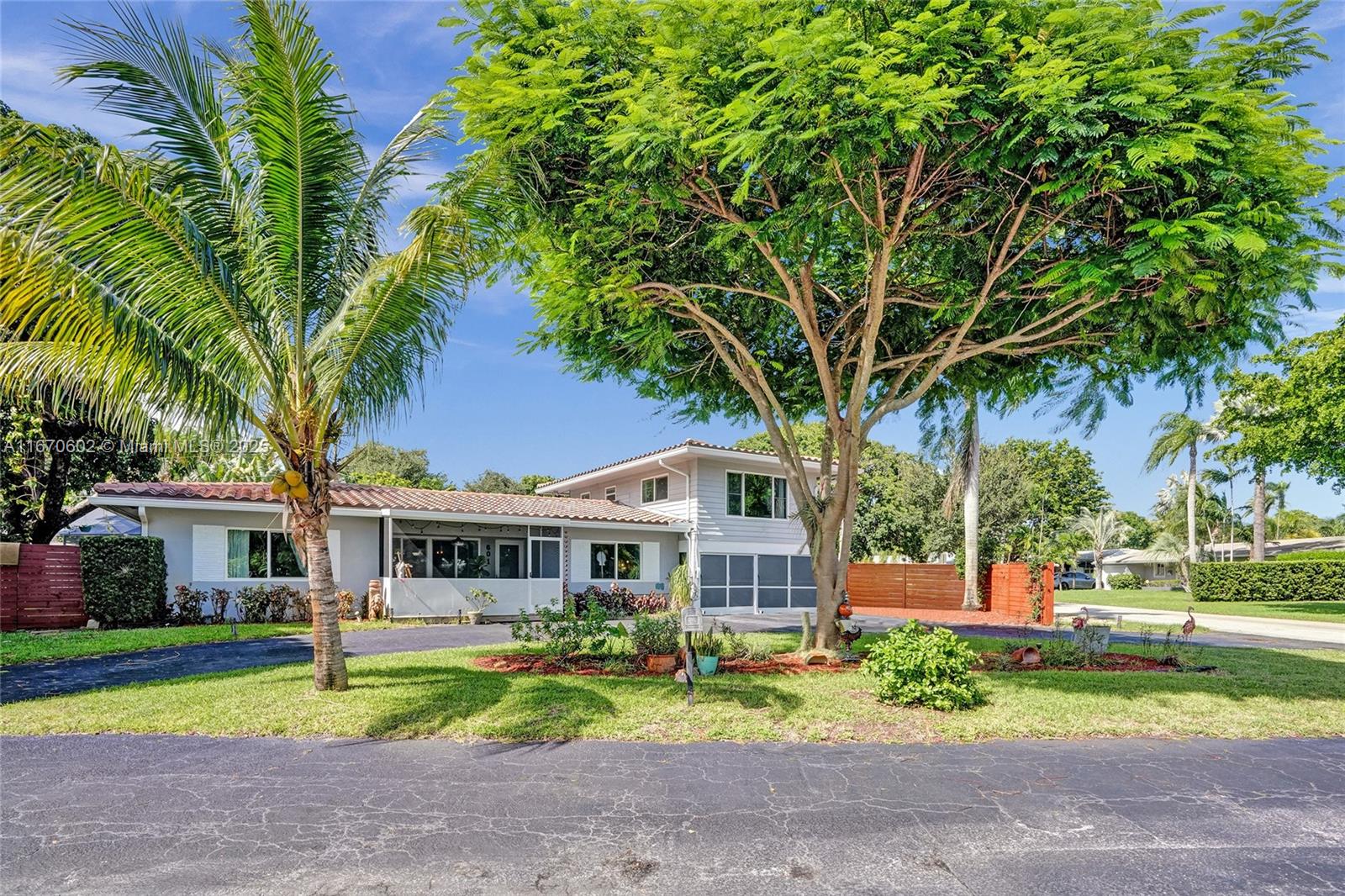 601 NW 22nd St