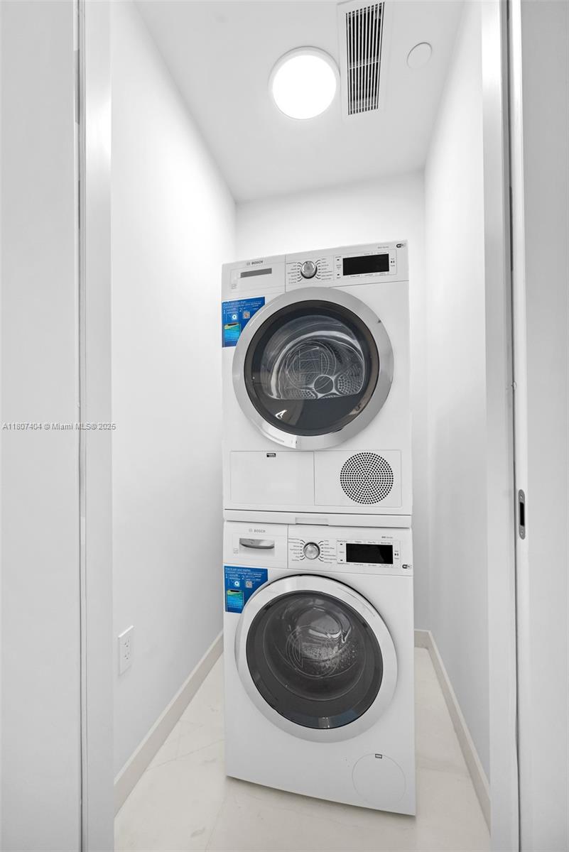 ASTON MARTIN RESIDENCES - Residential Lease