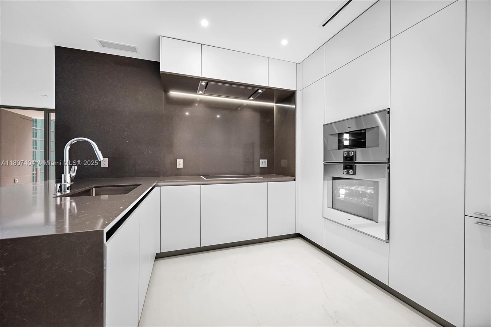 ASTON MARTIN RESIDENCES - Residential Lease