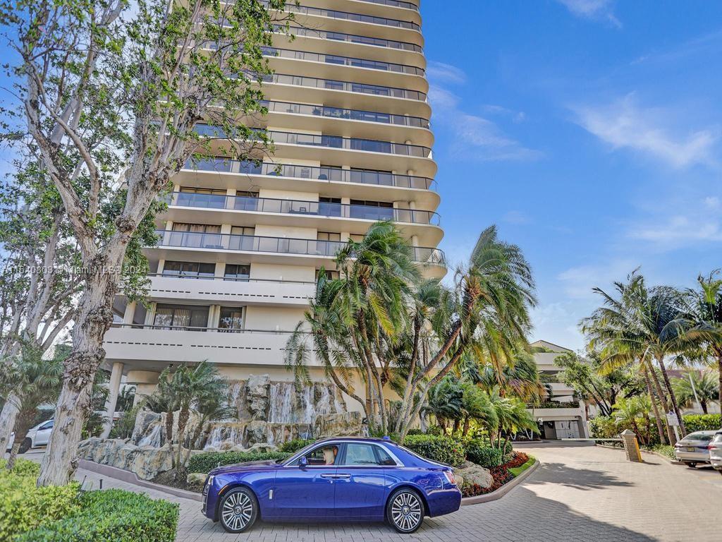 TURNBERRY ISLE SOUTH COND - Residential