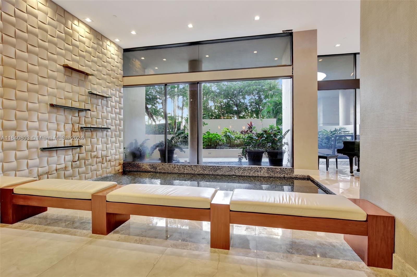 TURNBERRY ISLE SOUTH COND - Residential