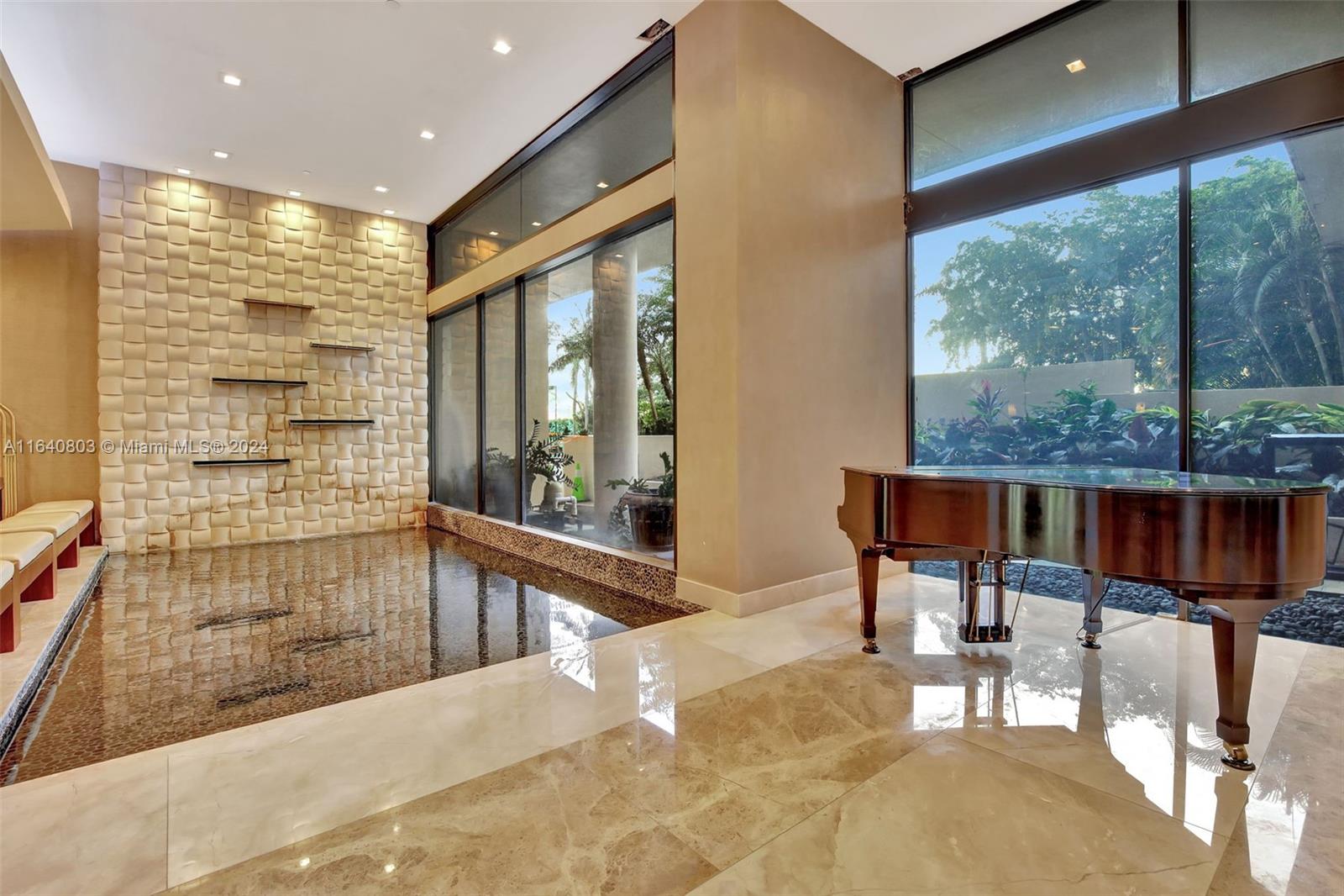 TURNBERRY ISLE SOUTH COND - Residential