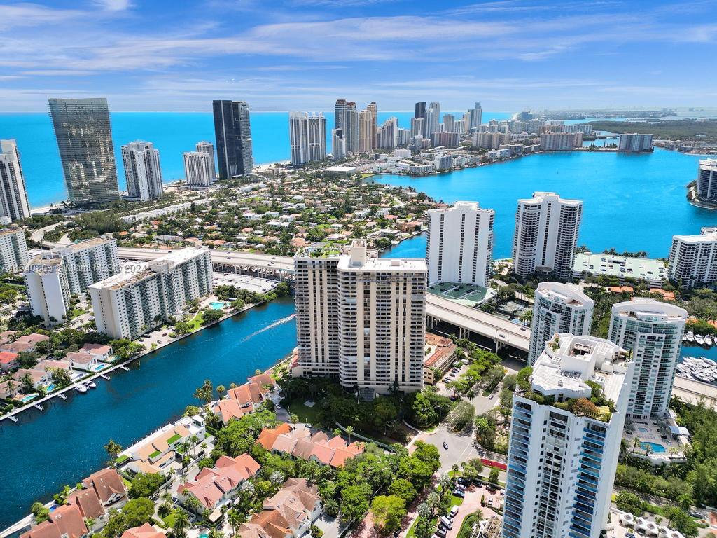 TURNBERRY ISLE SOUTH COND - Residential