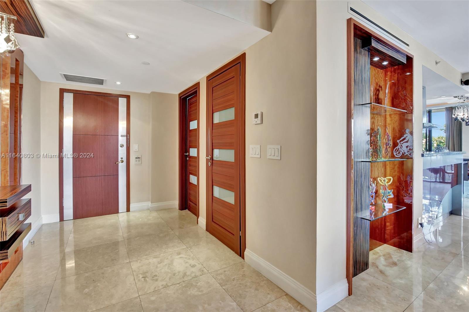 TURNBERRY ISLE SOUTH COND - Residential