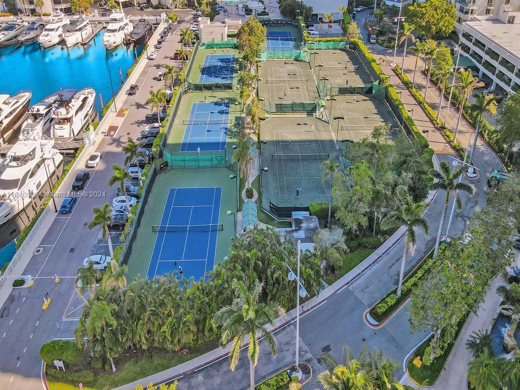 TURNBERRY ISLE SOUTH COND - Residential