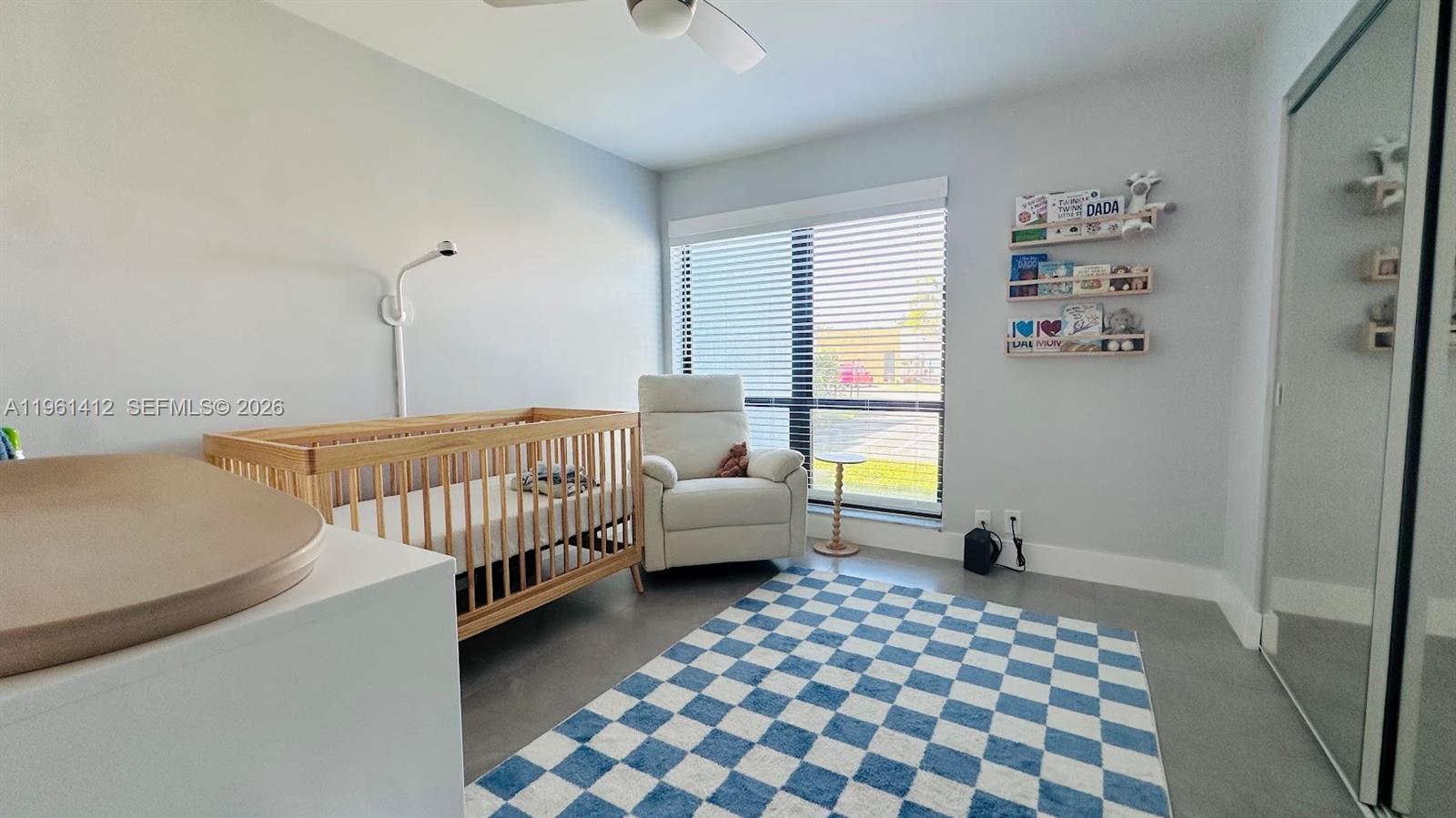 TOWN & COUNTRY ESTATES CO - Residential