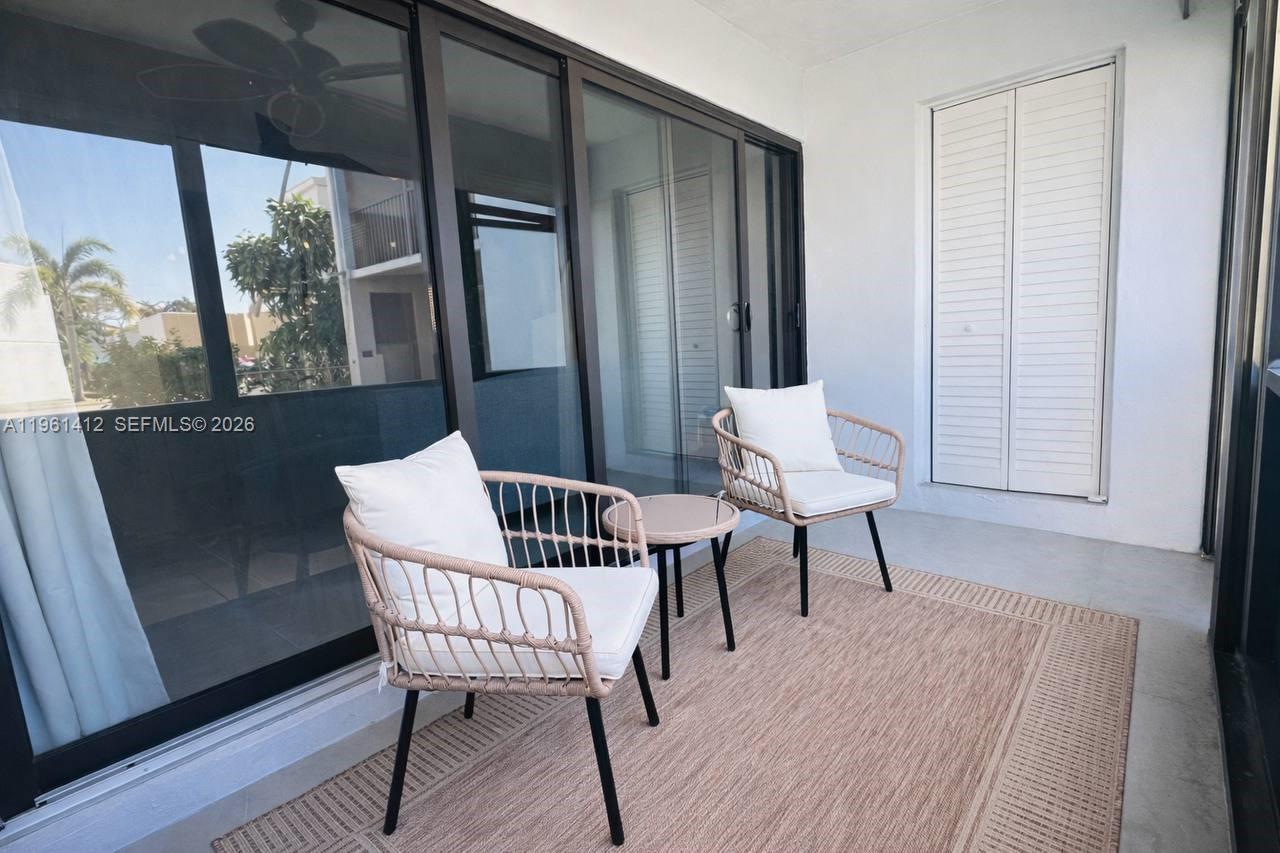 TOWN & COUNTRY ESTATES CO - Residential