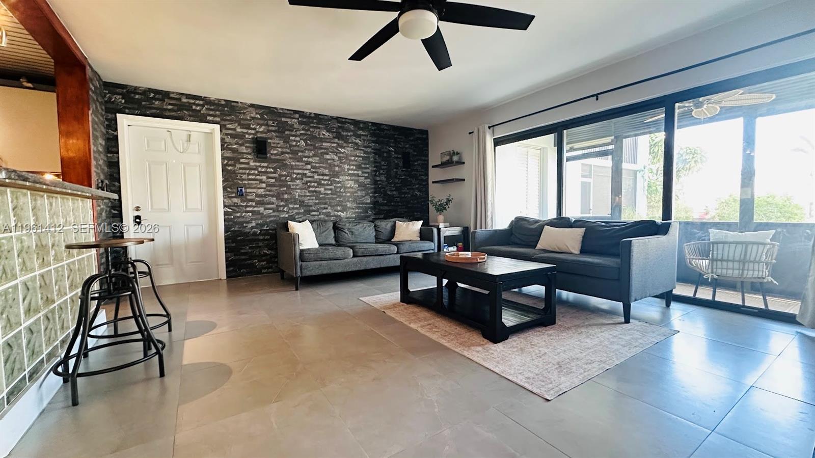 TOWN & COUNTRY ESTATES CO - Residential