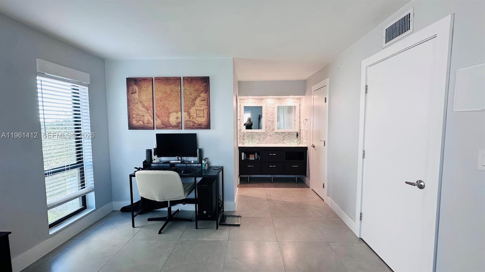 TOWN & COUNTRY ESTATES CO - Residential