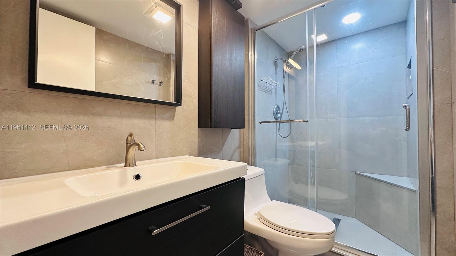 TOWN & COUNTRY ESTATES CO - Residential