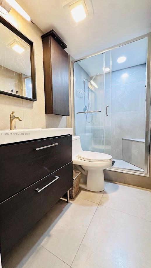 TOWN & COUNTRY ESTATES CO - Residential