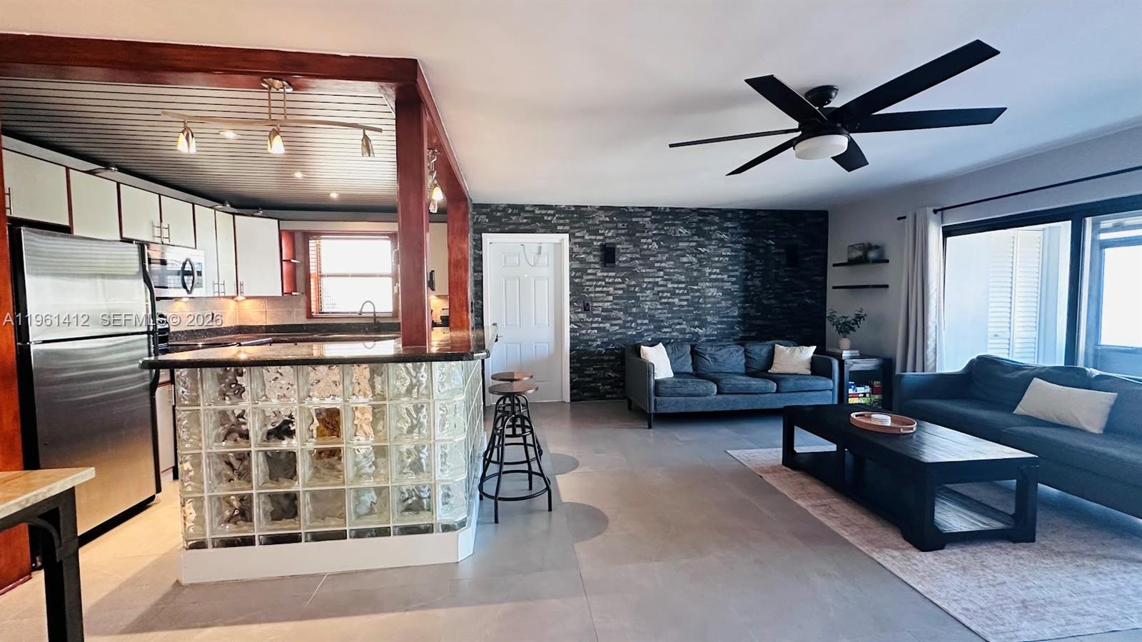 TOWN & COUNTRY ESTATES CO - Residential