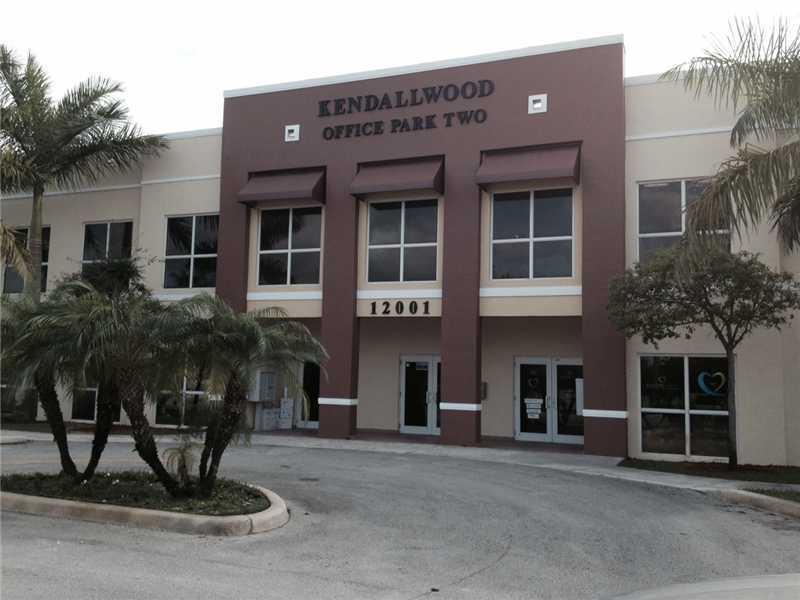 THIS MODERN BUILDING OFFERS A LUXURIOUS LOBBY, WITH THE PROPERTY LOCATED ON THE 1ST FLOOR. GREAT FOR PROFFECIONALS OR DR'S OFFICE. GREAT LOCATION NEAR TAMIAMI AIRPORT.