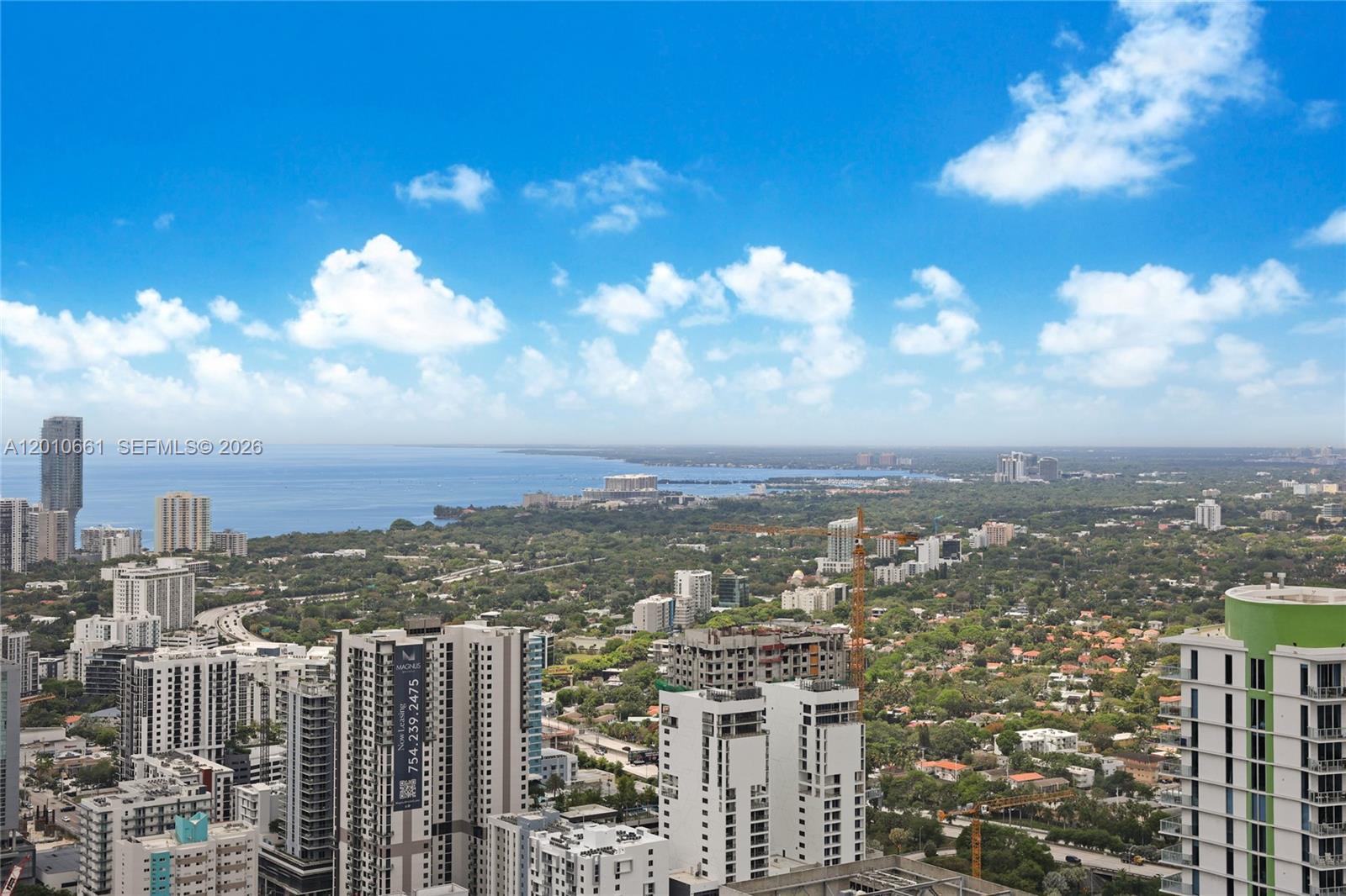 MINT CONDO - Residential