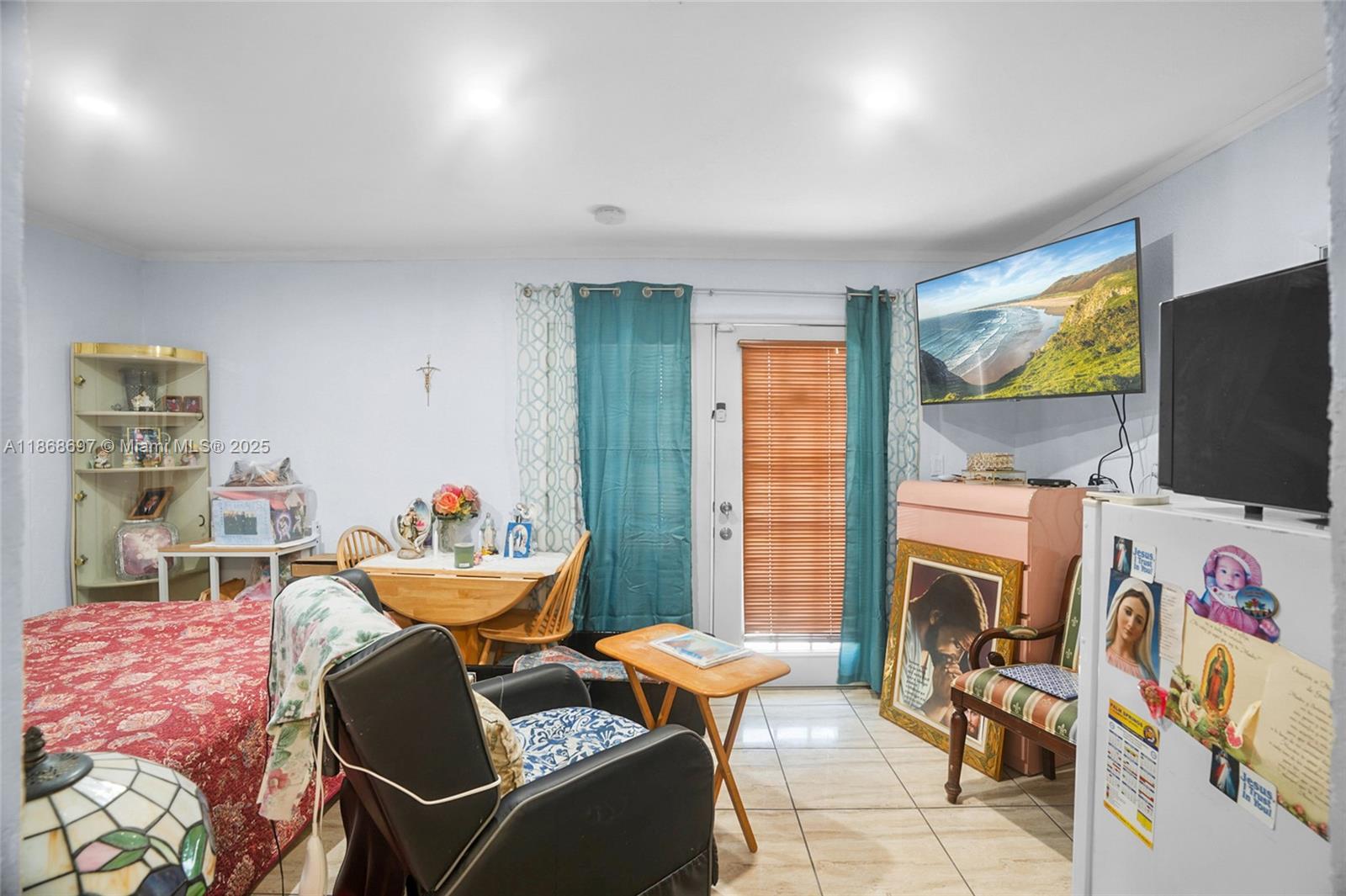 ROBINS VILLAS - Residential