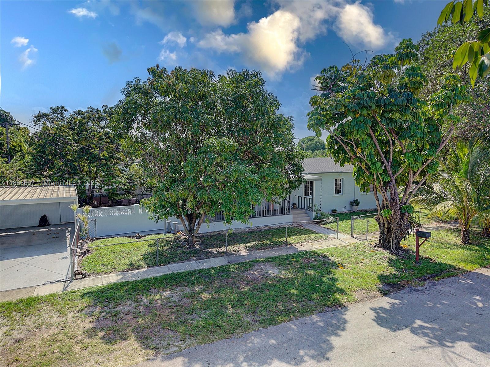 ROBINS VILLAS - Residential