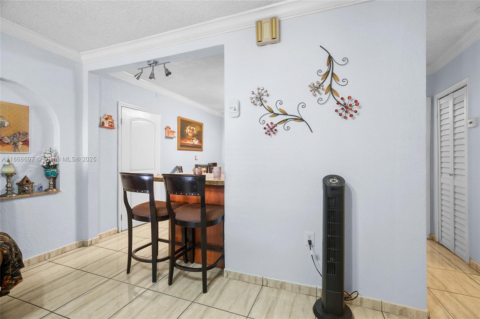 ROBINS VILLAS - Residential