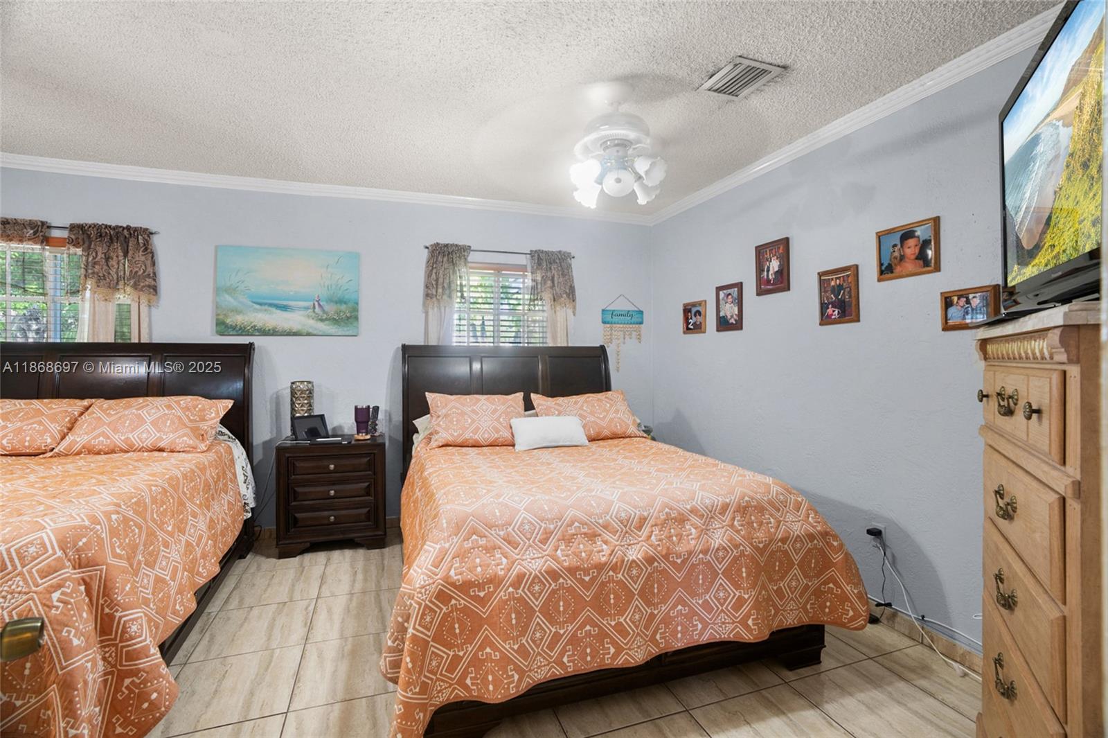 ROBINS VILLAS - Residential