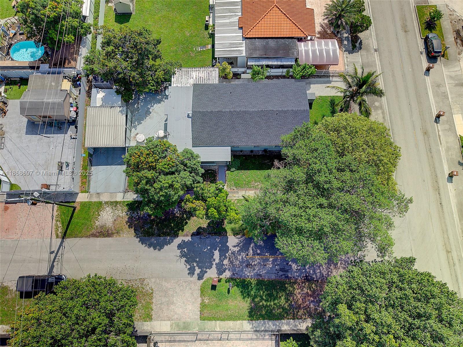 ROBINS VILLAS - Residential