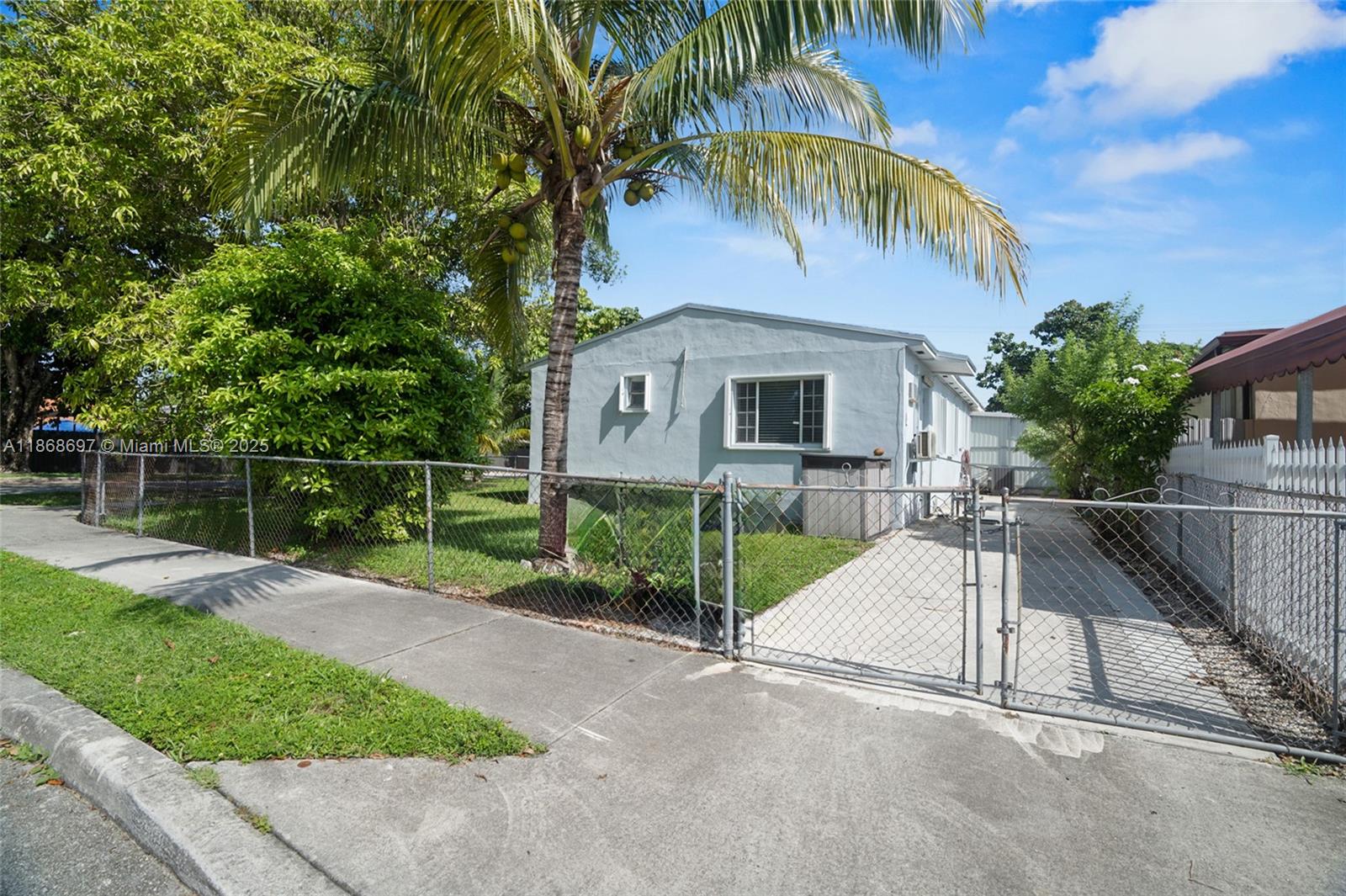 ROBINS VILLAS - Residential