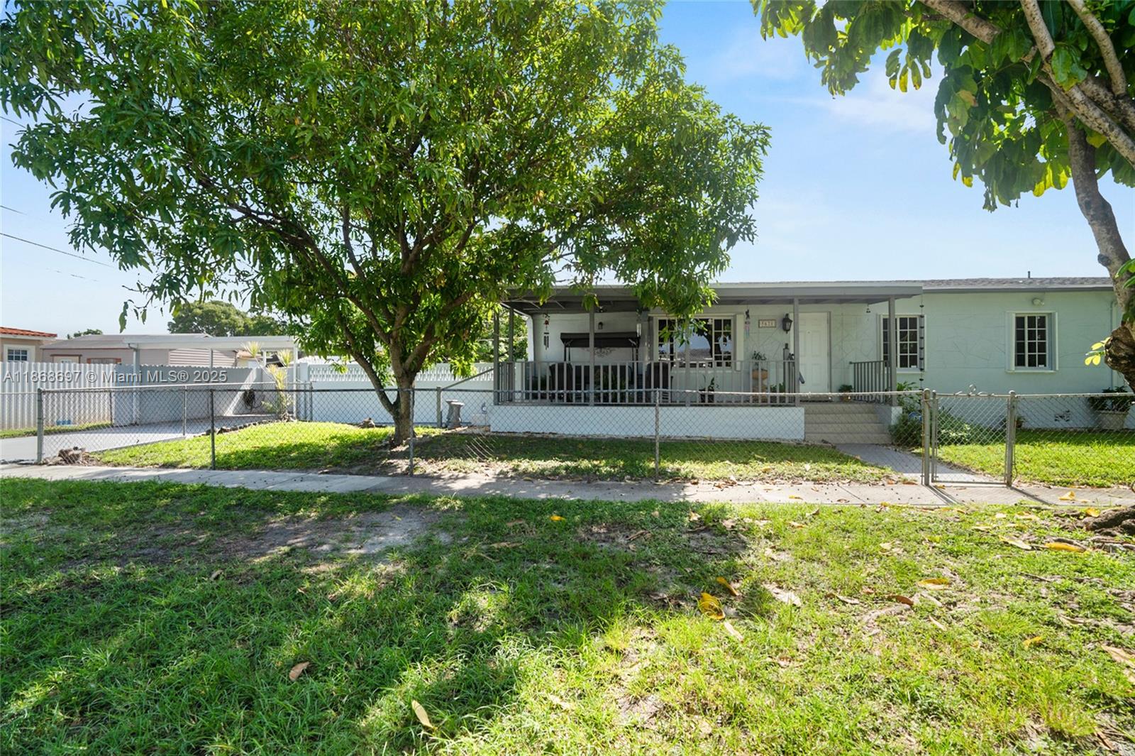 ROBINS VILLAS - Residential