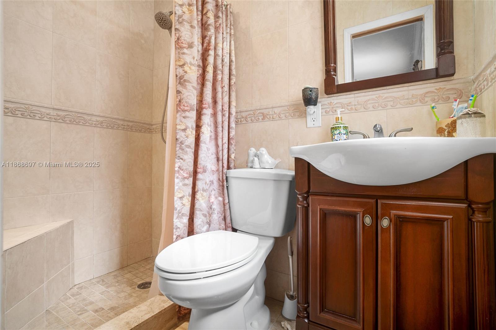 ROBINS VILLAS - Residential