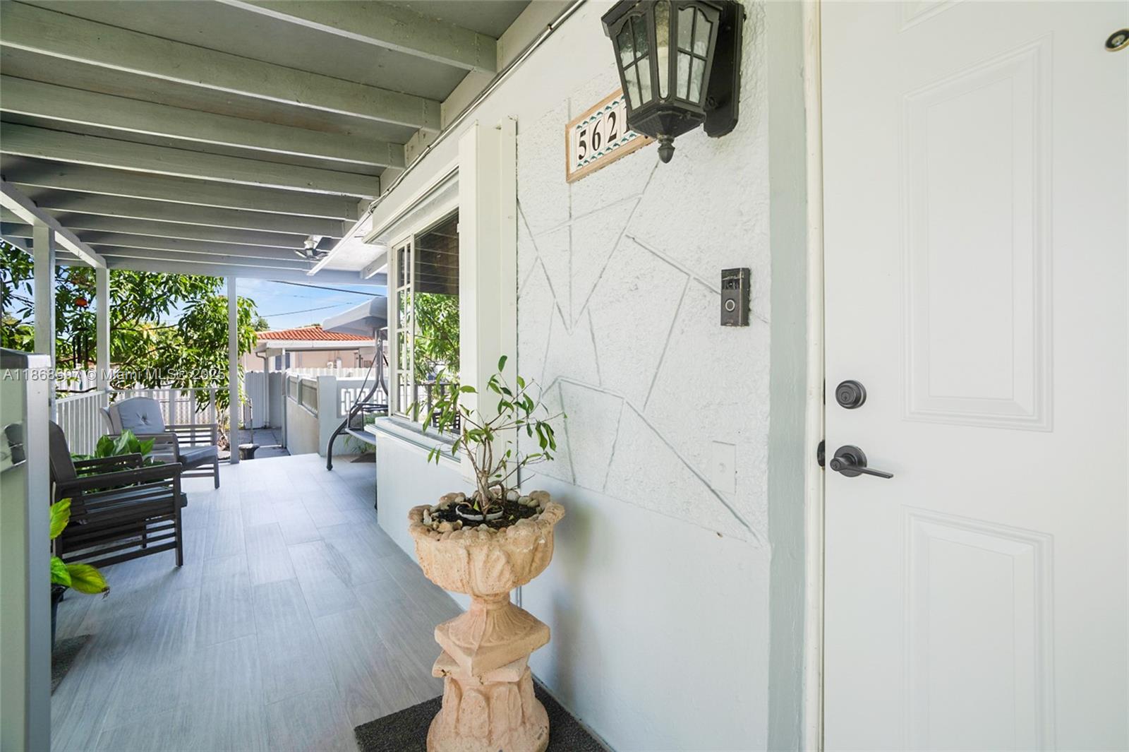 ROBINS VILLAS - Residential