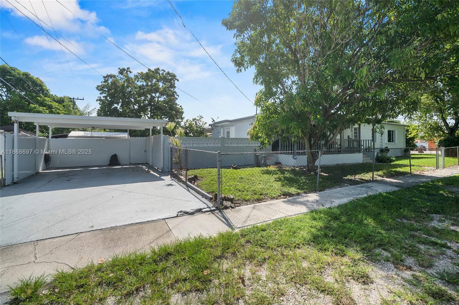 ROBINS VILLAS - Residential