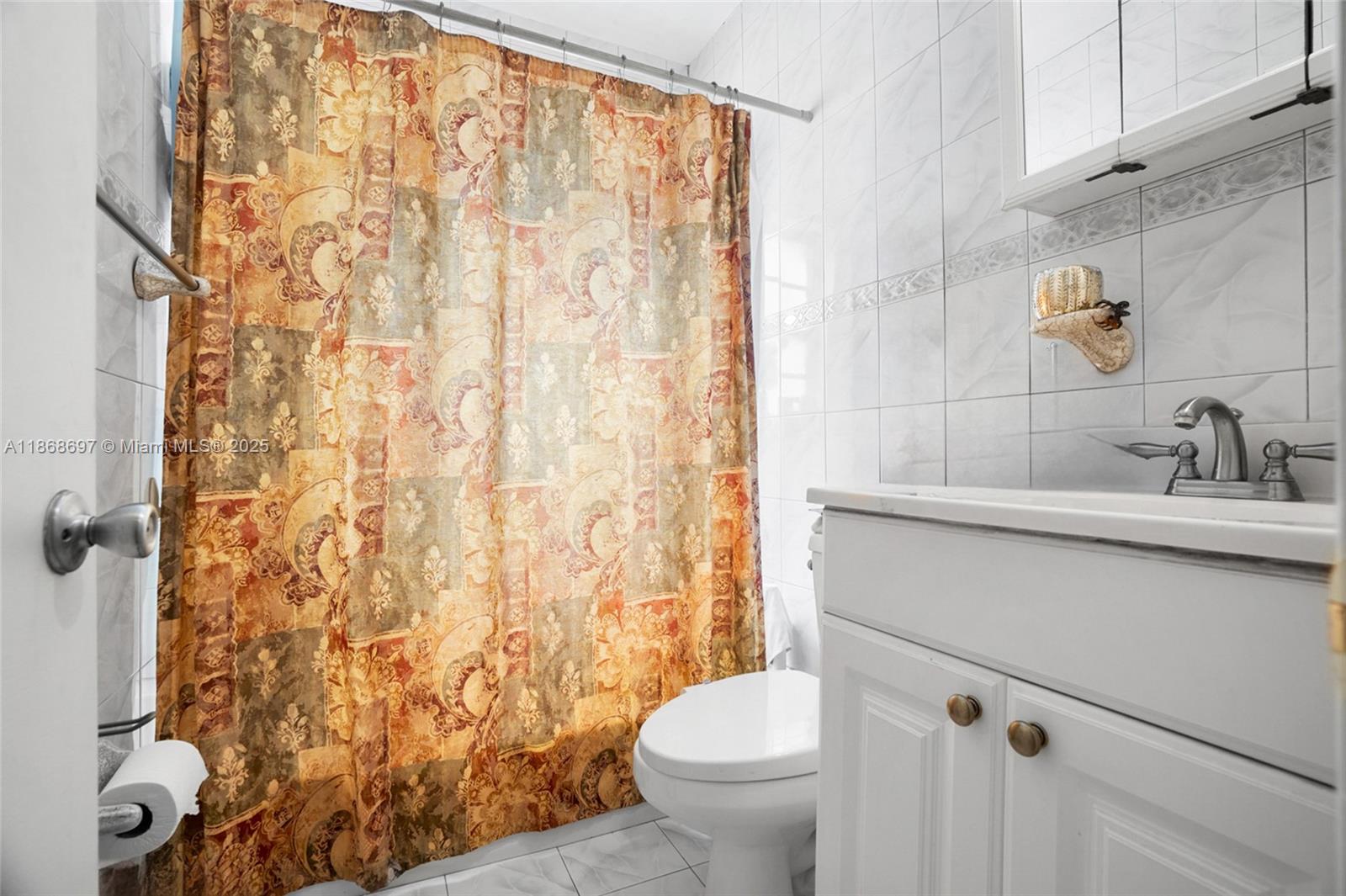 ROBINS VILLAS - Residential