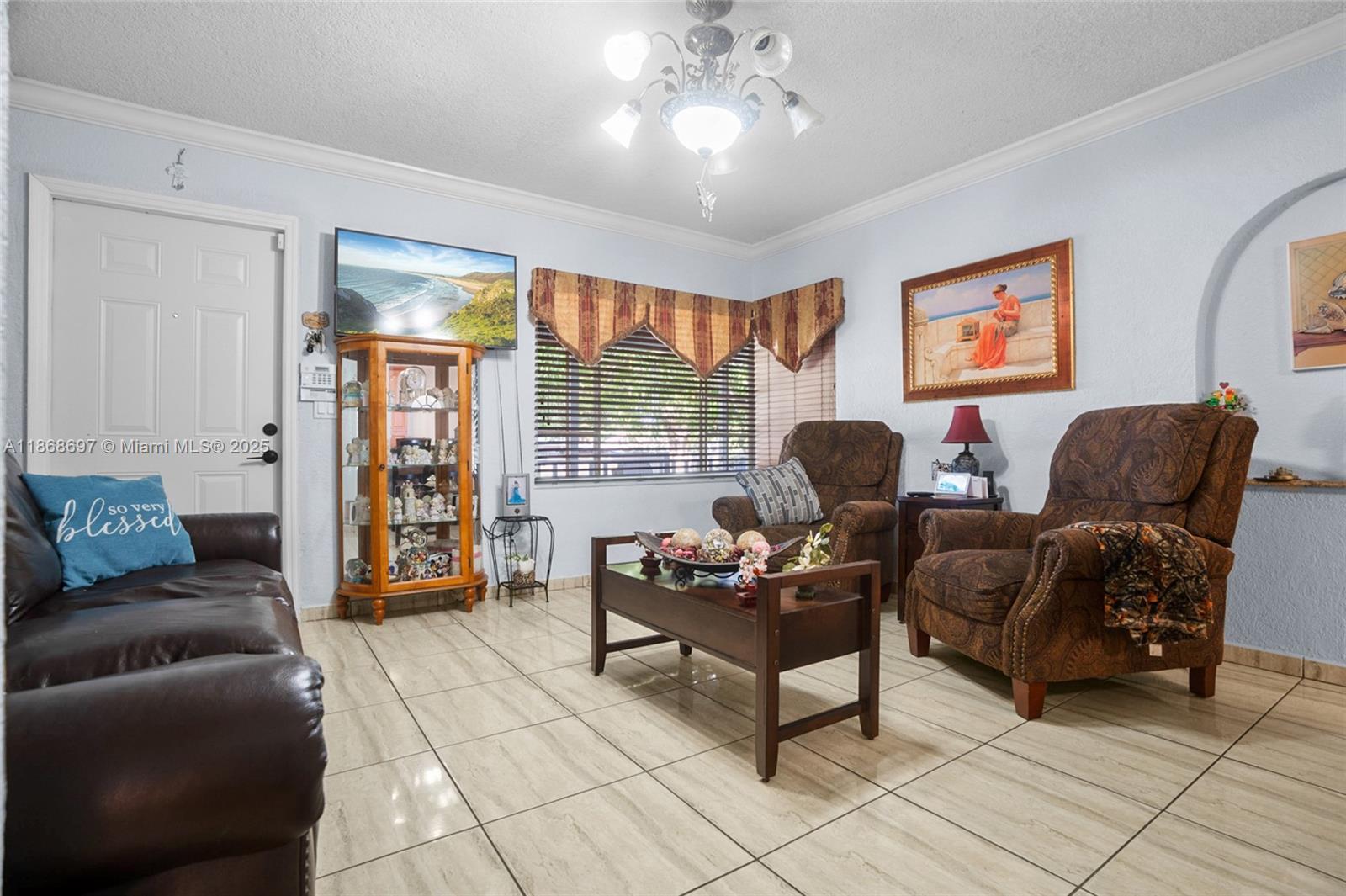 ROBINS VILLAS - Residential