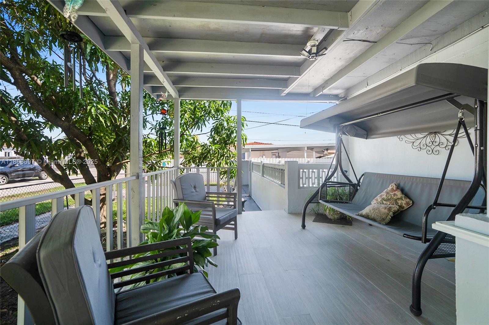 ROBINS VILLAS - Residential