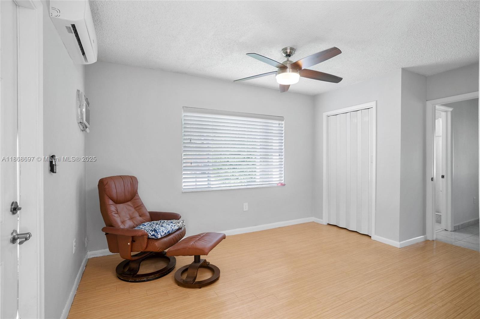 ROBINS VILLAS - Residential