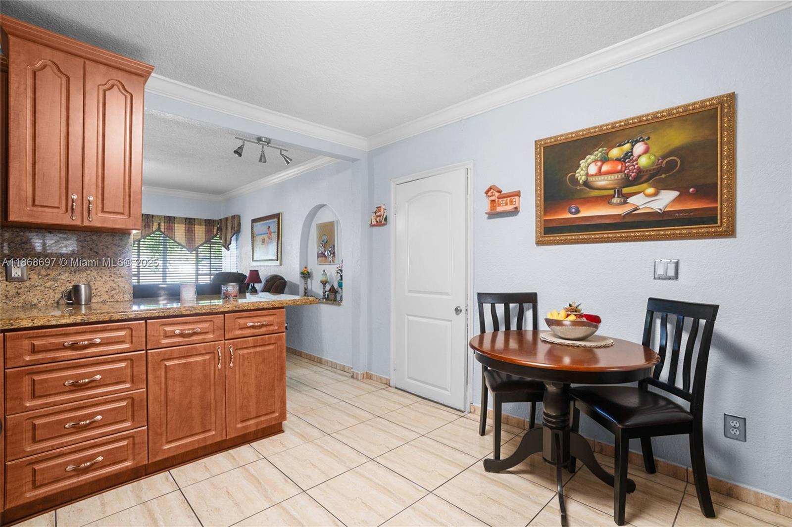 ROBINS VILLAS - Residential