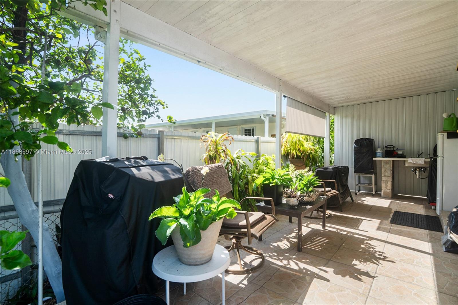 ROBINS VILLAS - Residential